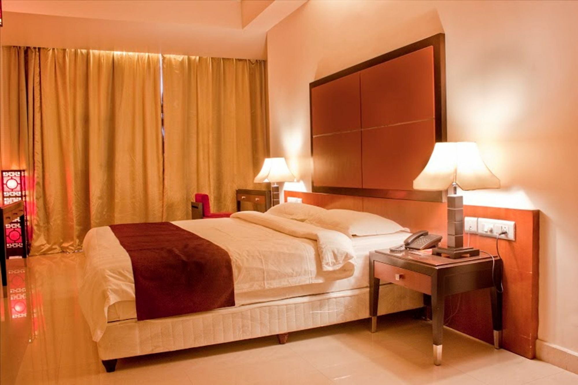 Sara Regency Otel Kumbakonam Dış mekan fotoğraf